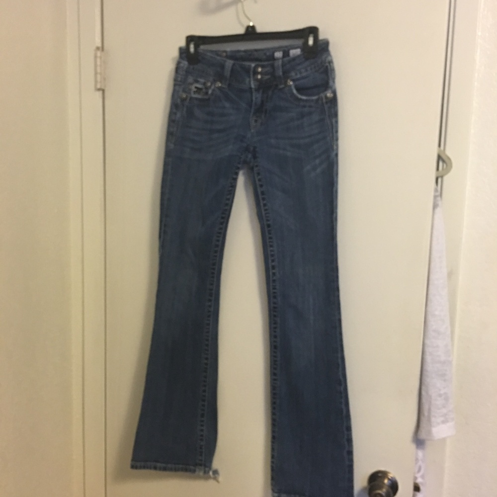 Miss Me low Rise Bootcut Medium blue Nice Size 27